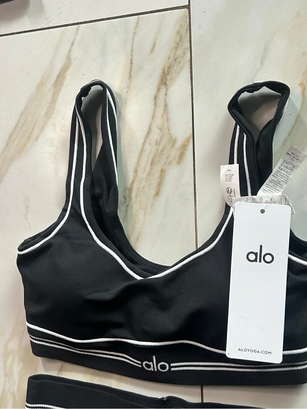 ALO Yoga Black Legging & Sports Bra Set with White Contrast Piping